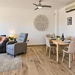 Dom wakacyjny Townhouse With Roof Terrace Near La Cala De Mijas
