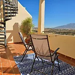 Dom wakacyjny Townhouse With Roof Terrace Near *