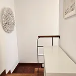 Dom wakacyjny Townhouse With Roof Terrace Near *
