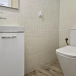 Dom wakacyjny Townhouse With Roof Terrace Near