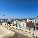 Townhouse With Roof Terrace Near Dom wakacyjny *