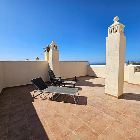 Townhouse With Roof Terrace Near *